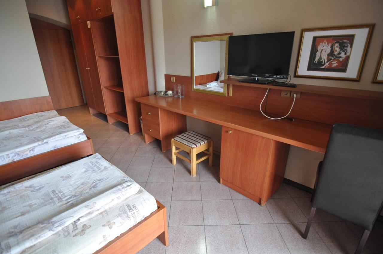 Villa Forum Ohrid Bagian luar foto
